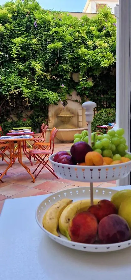 Hotel De La Fontaine Niza 3*,  Francia