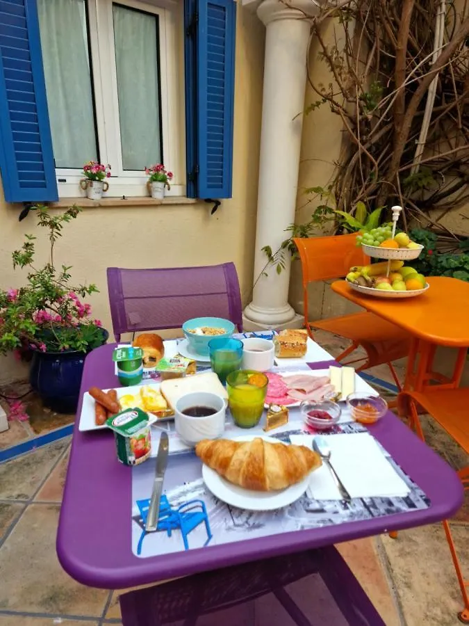 Hotel De La Fontaine Niza