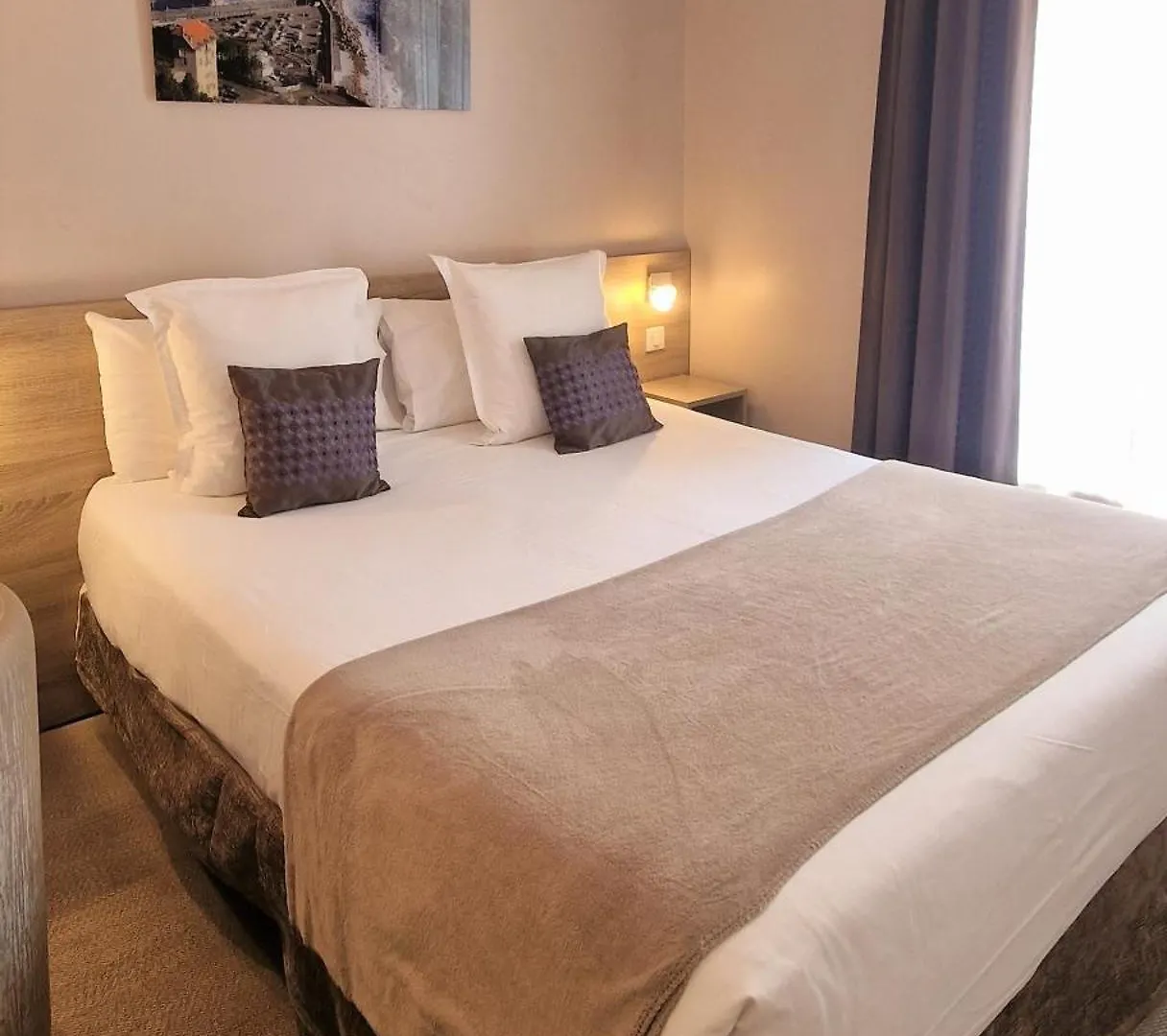 Hotel De La Fontaine Niza 3*,  Francia