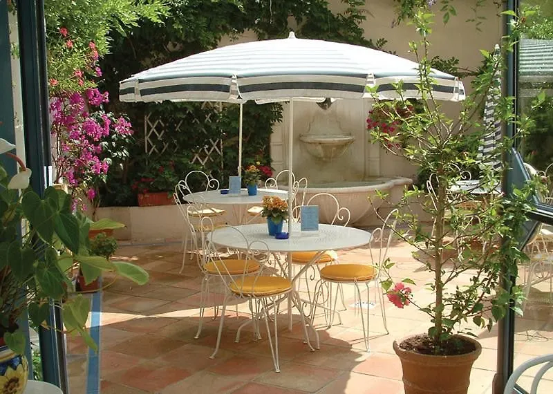Hotel De La Fontaine Ницца